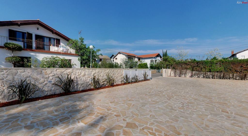 Paradise Resort Vanesa Vir Exterior foto