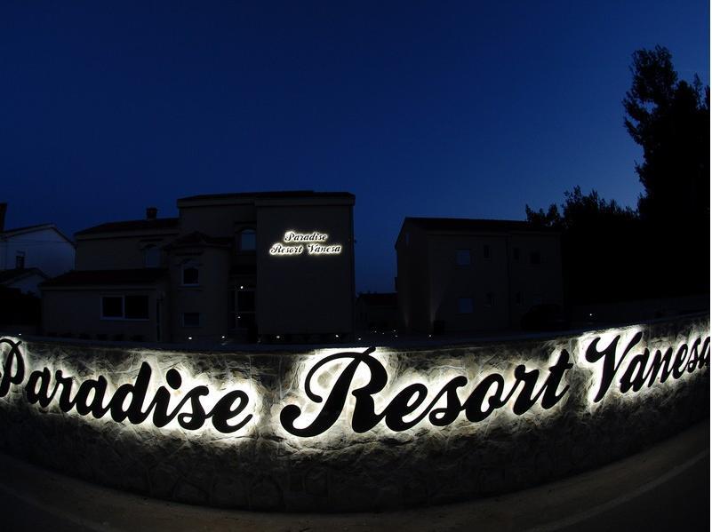 Paradise Resort Vanesa Vir Exterior foto